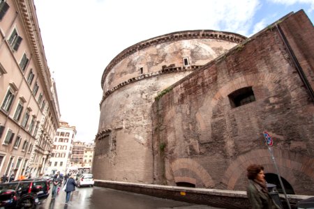 Pantheon from behind, 2013-03-07-3