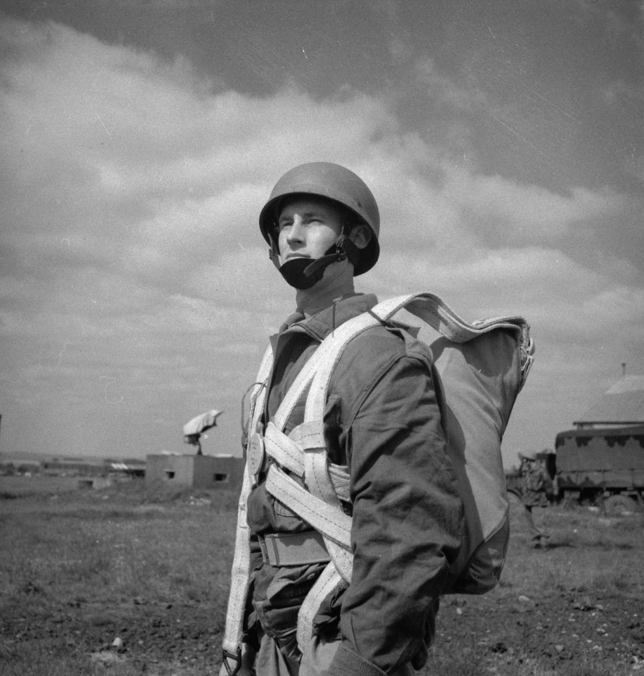 Parachutist, Bestanddeelnr 934-8804
