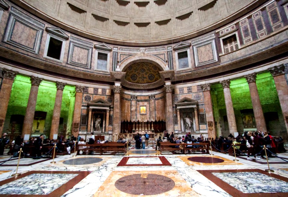 Pantheon, centrum of the rotonda, 2013-03-07-2