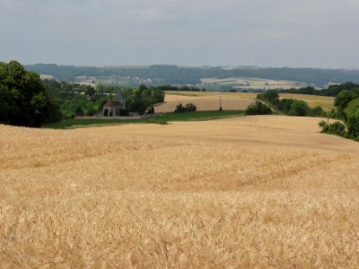 Pargnan (Aisne) paysage avec vue sur l'église de Pargnan
