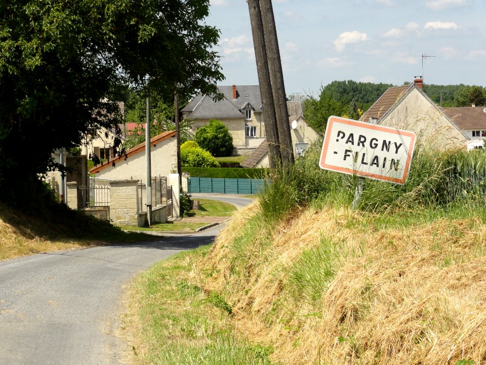 Pargny-Filain (Aisne) city limit sign