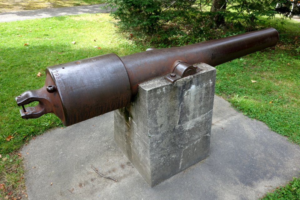 Parrott gun No. 126, from USS Magnolia - St. Johnsbury, Vermont - DSC04166