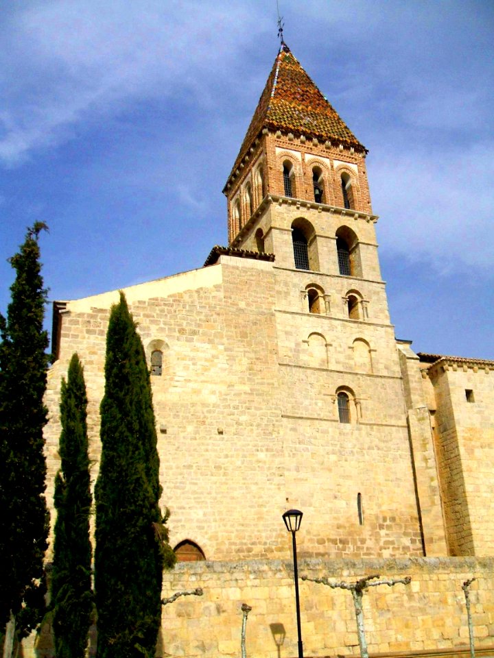 Paredes de Nava - Iglesia de Santa Eulalia 01