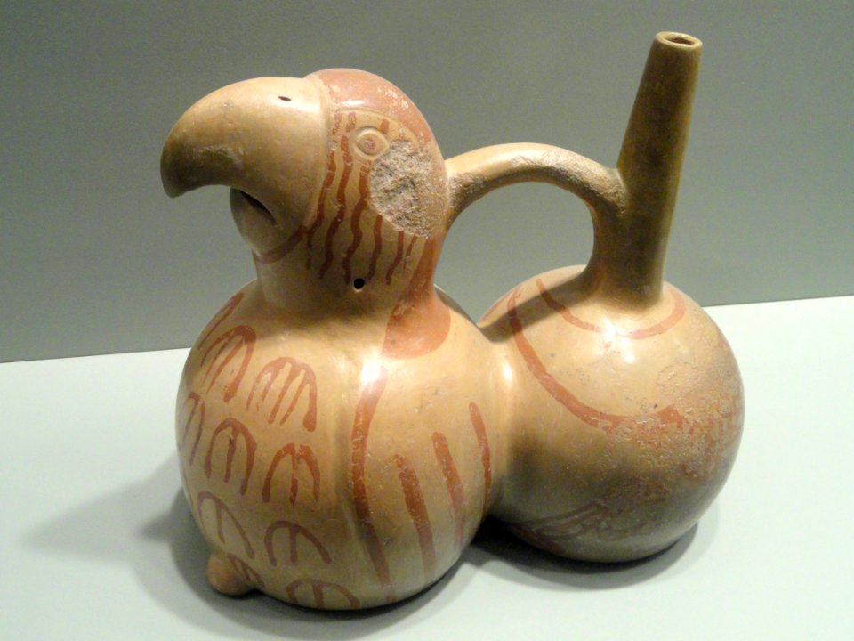 Parrot Effigy Bottle with double chambers, 500-300 BC, Salinar culture, north coast Peru, earthenware with red on cream slip - Gardiner Museum, Toronto - DSC01212