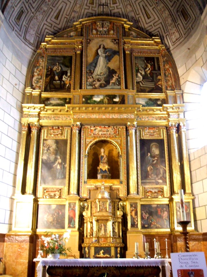 Paredes de Nava - Iglesia de Santa María 09, interior