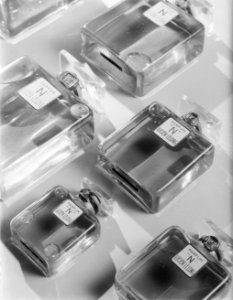 Parfumflacons van parfum N van Lucien Lelong, Bestanddeelnr 190-0877