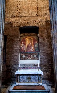 Pantheon, side altar, 2013-03-07-3