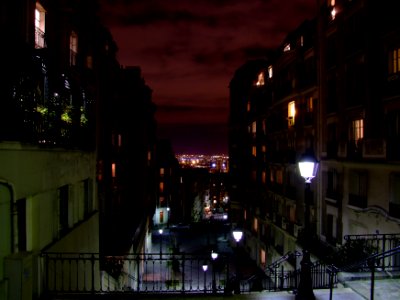 Paris 75018 Rue du Mont-Cenis no 025 stairs towards Rue Saint-Vincent at night