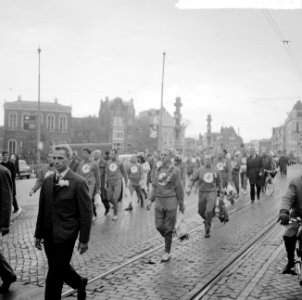 Parijs Amsterdam wandelen, de wandelaars, Bestanddeelnr 917-0175