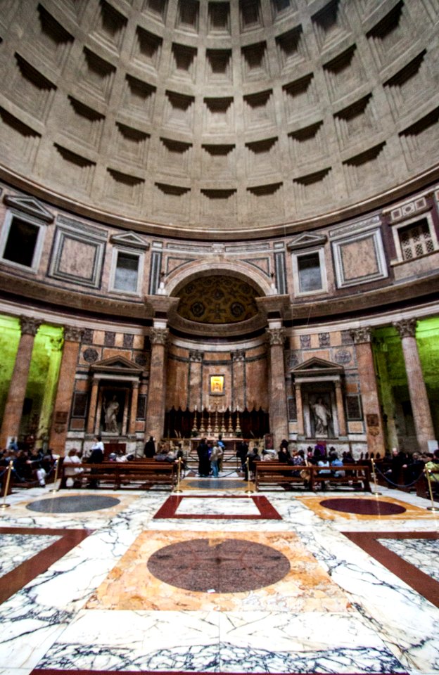 Pantheon, centrum of the rotonda, 2013-03-07