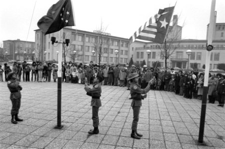 Papoeas vieren hun Nationale Dag in Congresgebouw in Den Haag militairen hijse, Bestanddeelnr 929-4646