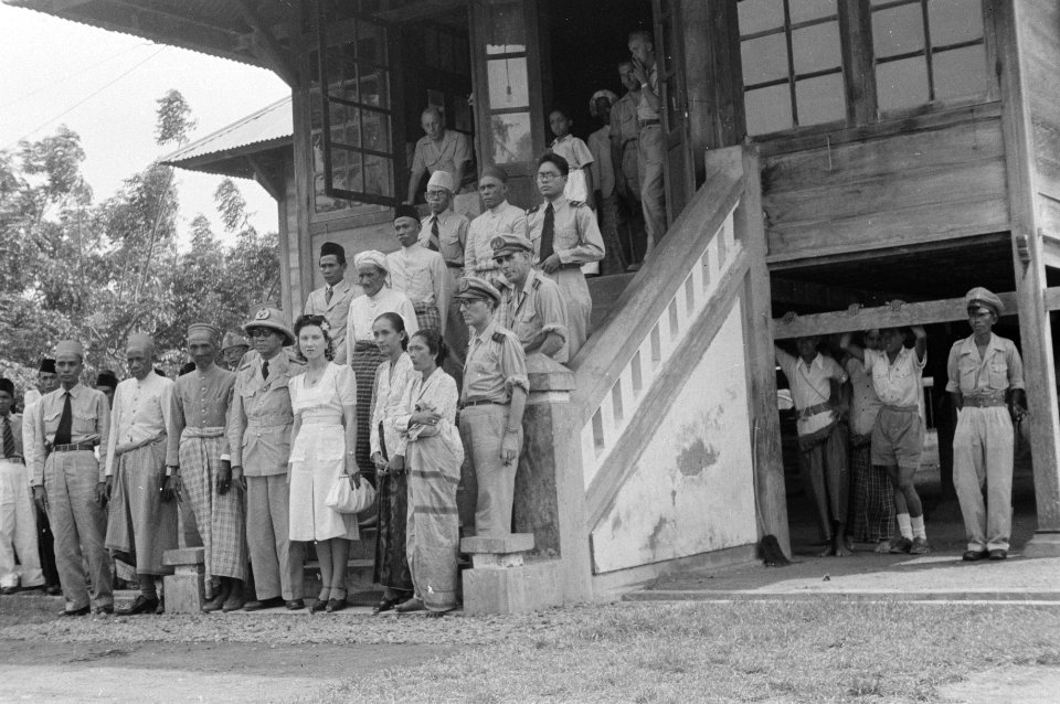 Pare-Pare bij Makassar Soekawati, de president van Oost-Indonesië, bracht verge, Bestanddeelnr 1501-8-3