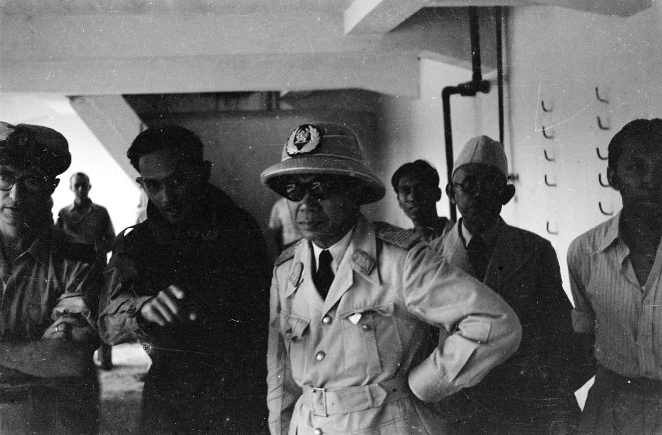 Pare-Pare bij Makassar Soekawati, de president van Oost-Indonesië, bracht verge, Bestanddeelnr 6771