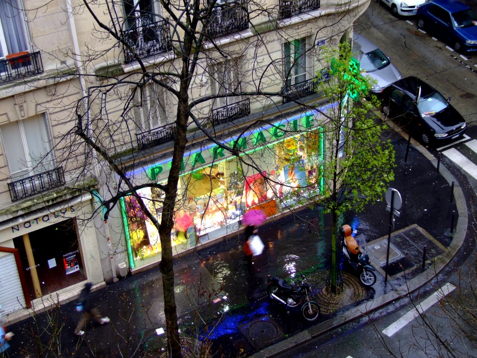 Paris 75018 Rue Ordener no 117 Pharmacie Gondard et Casabianca
