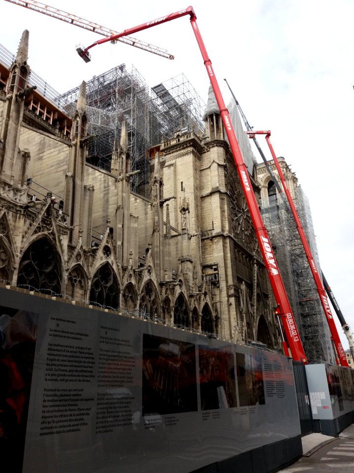 Paris 4e - Rue du Cloître Notre-Dame - Travaux de consolidation de la cathédrale après l'incendie 05