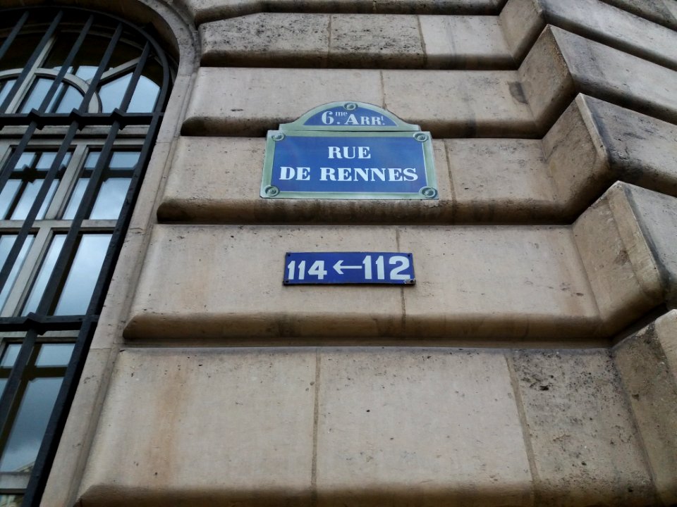 Paris 6e - Rue de Rennes - Plaque et numéros 114-112