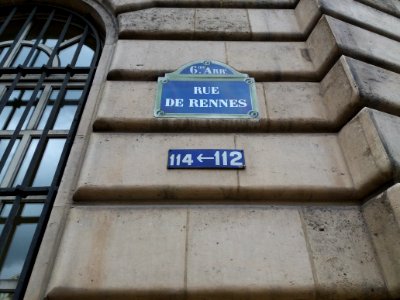Paris 6e - Rue de Rennes - Plaque et numéros 114-112
