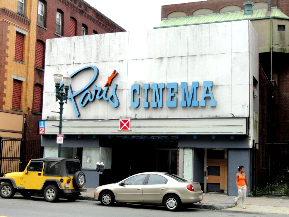 Paris Cinema - Worcester, MA - DSC05766