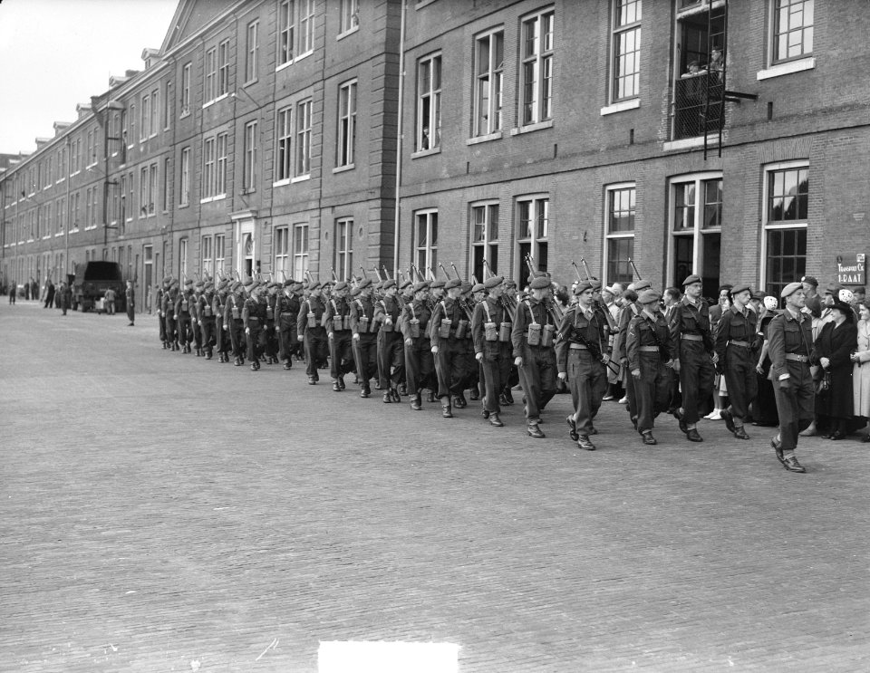 Parade Regiment Intendancetroepen Oranje Nassau kazerne Amsterdam, Bestanddeelnr 904-6804