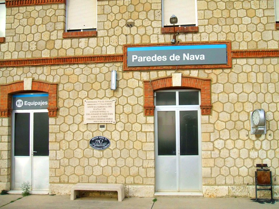Paredes de Nava - Estación de Adif 2