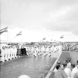 Parade na de onthulling van het Autonomie-monument, Bestanddeelnr 252-3676