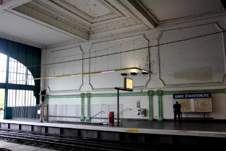 Paris Metro 5 Gare d'Austerlitz Bahnsteig