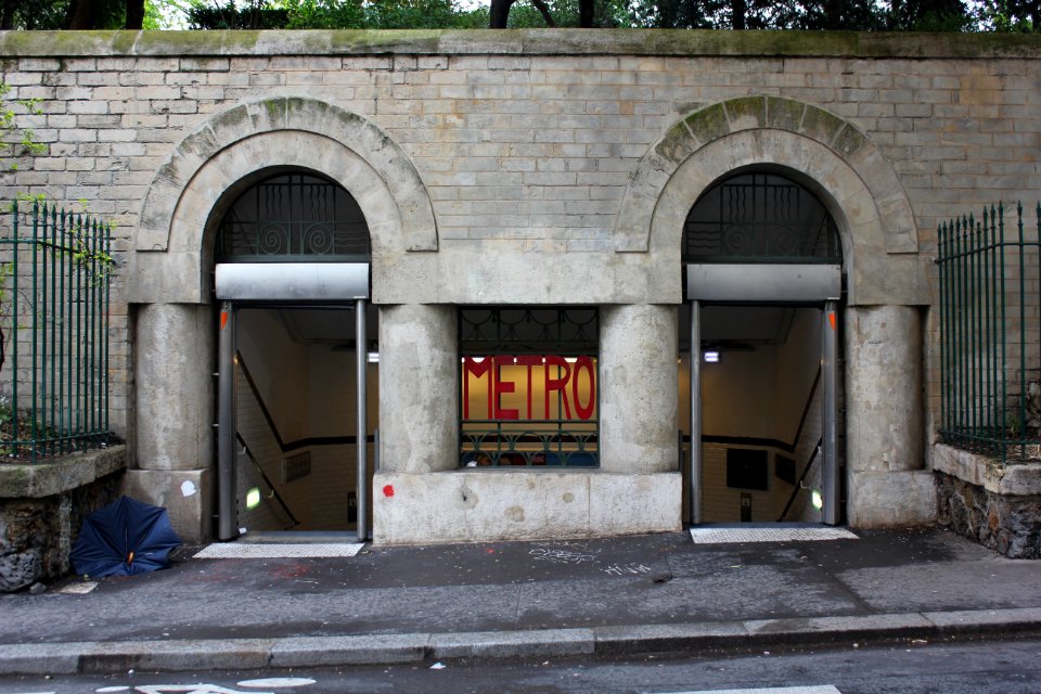 Paris Metro 7 Place Monge Eingang Rue de Navarre