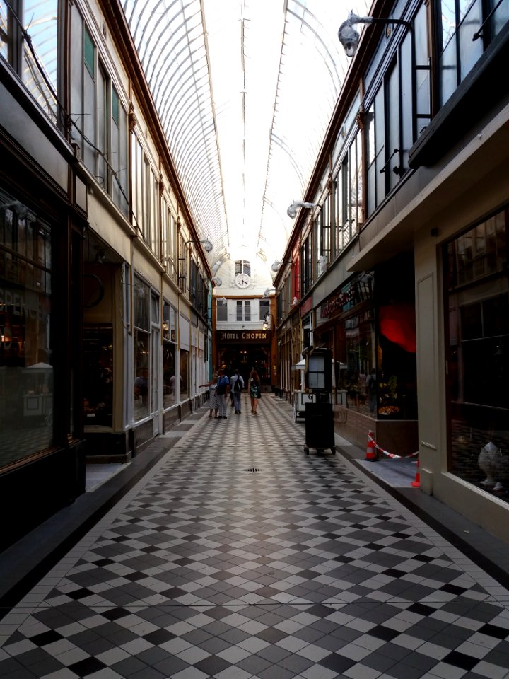 Paris 9e - Passage Jouffroy, galerie marchande et hôtel Chopin