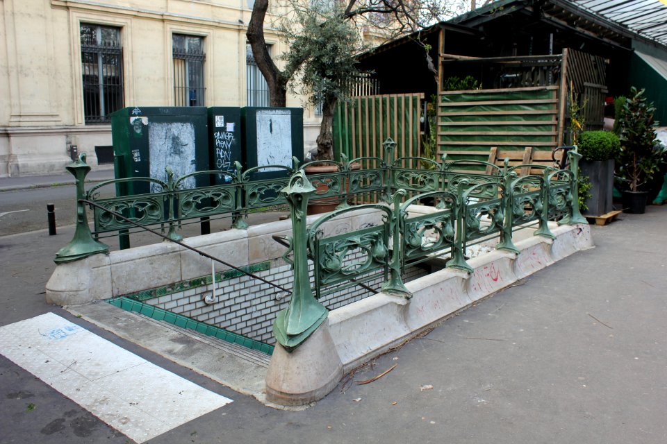 Paris Metro 4 Cité Nordausgang photo