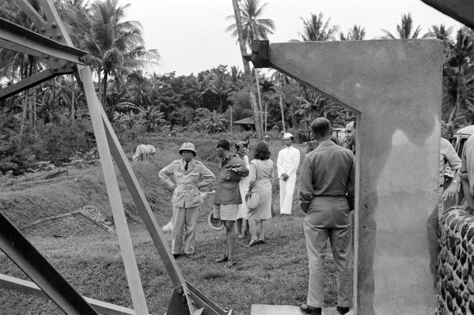 Pare-Pare bij Makassar Soekawati, de president van Oost-Indonesië, bracht verge, Bestanddeelnr 1501-6-1