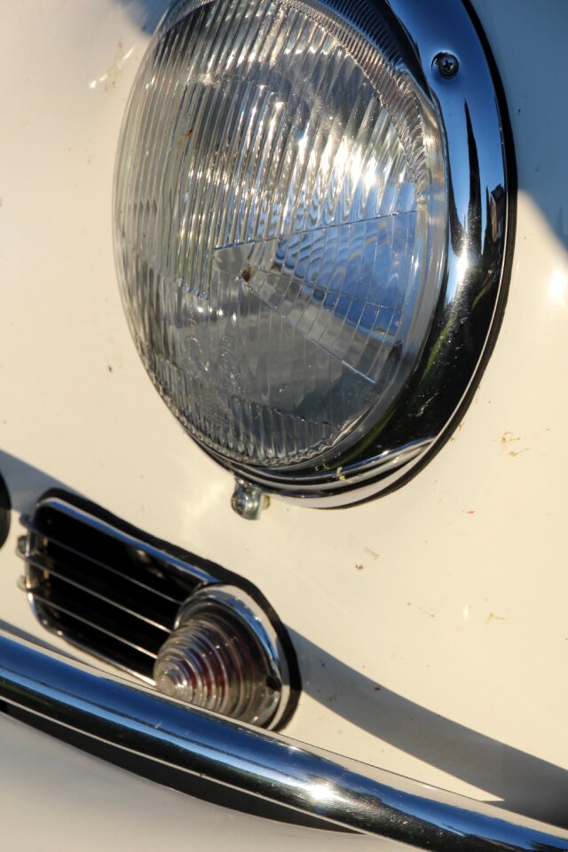 Porsche c spotlight white