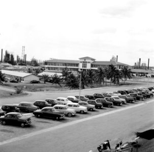 Parkeerterrein bij de Curaçaose Petroleum Maatschappij, Bestanddeelnr 252-3169