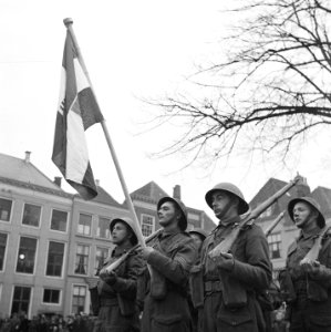Parade van het regiment Stoottroepen in Middelburg, Bestanddeelnr 900-2331