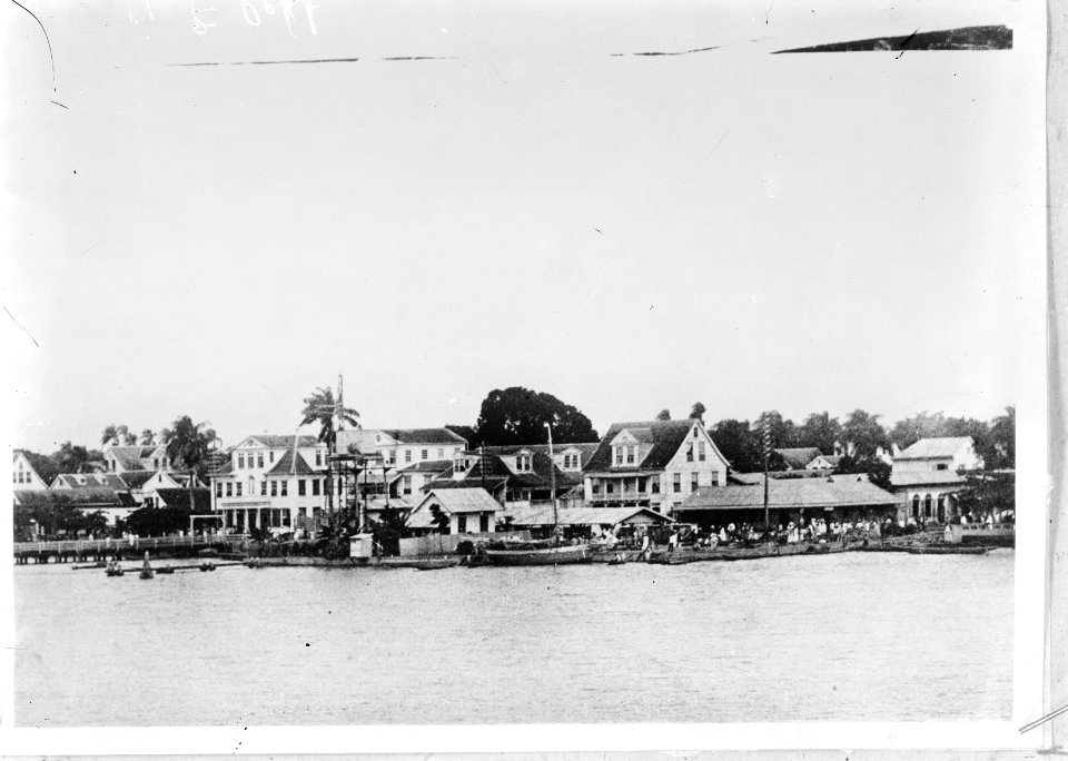 Paramaribo. Waterfront met postkantoor, Bestanddeelnr 935-1296