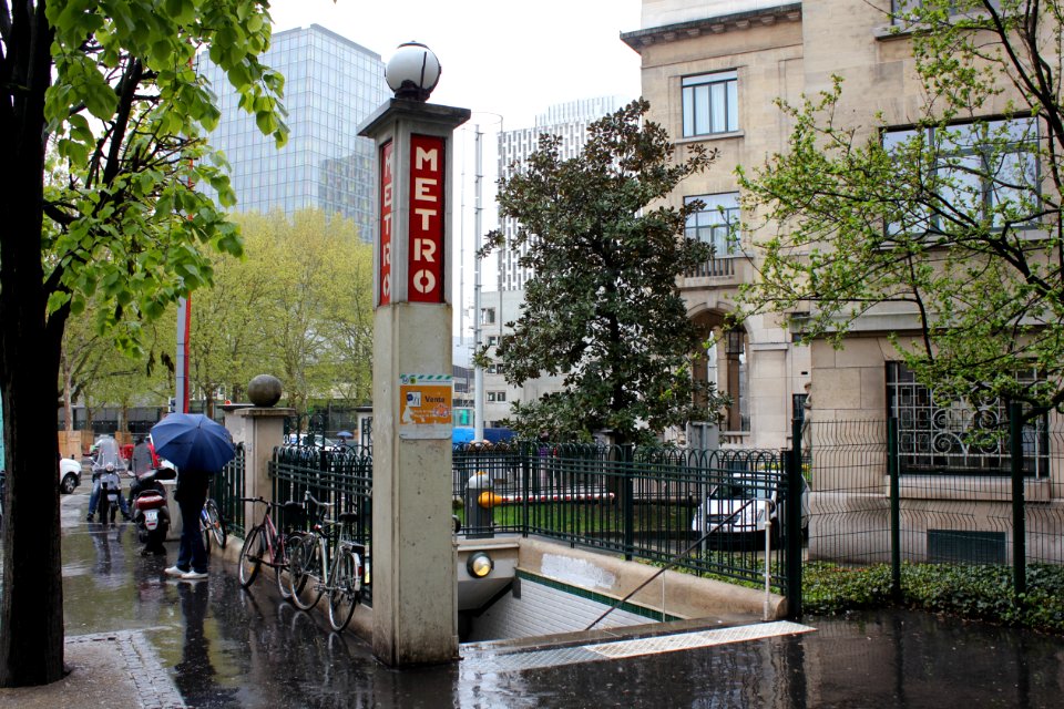 Paris Metro 9 Mairie de Montreuil Eingang