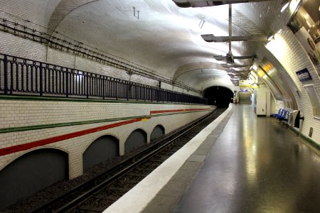 Paris Metro Linie 10 Mirabeau Blick Richtung Gare d'Austerlitz