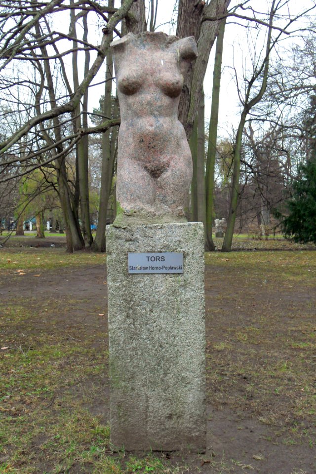 Park Oliwski – rzeźba Tors