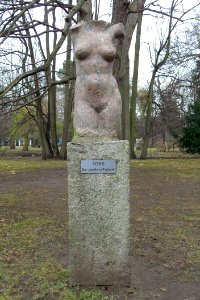 Park Oliwski – rzeźba Tors