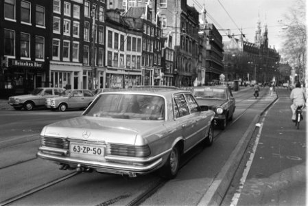 Parkeren op de vrije trambaan in Amsterdam tijdens de staking van het openbaar v, Bestanddeelnr 932-7908