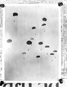 Paratroops demonstratie, Bestanddeelnr 902-1296