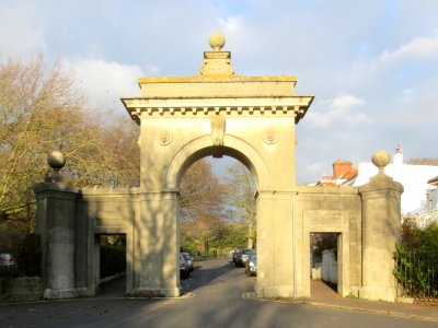 Park Street Gate, Park Street, Queen's Park, Brighton (NHLE Code 1380703) (December 2016)