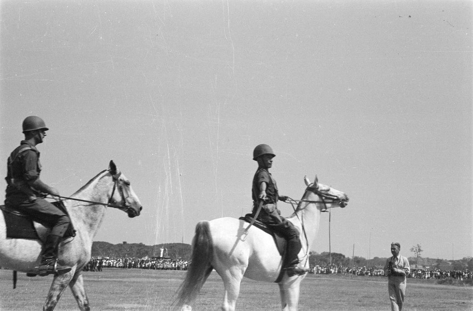 Paradecommandant te paard, Bestanddeelnr 35-3-4
