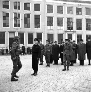 Parade van het regiment Stoottroepen in Middelburg, Bestanddeelnr 900-2335