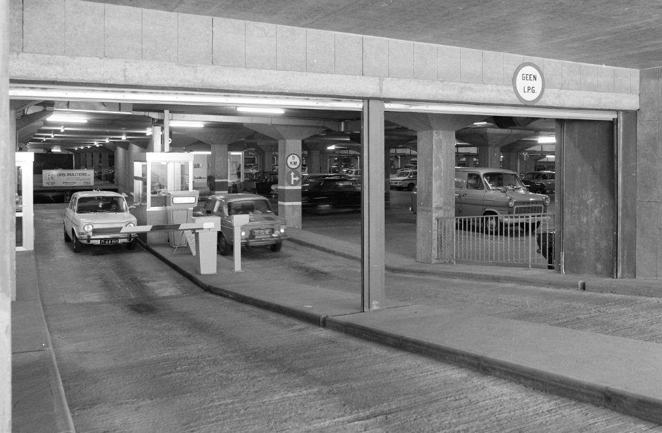 Parkeergarages, auto, Vrijthof, Bestanddeelnr 167-0103