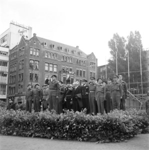 Parade van de Prinses Irene Brigade in Amsterdam, Bestanddeelnr 900-3218