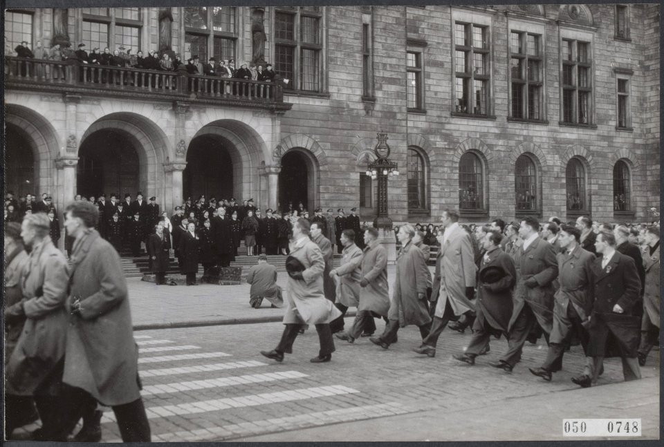 Parades, mariniers, oudstrijders, Staf, Kees, Bestanddeelnr 050-0748