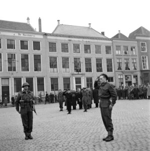 Parade van het regiment Stoottroepen in Middelburg, Bestanddeelnr 900-2333