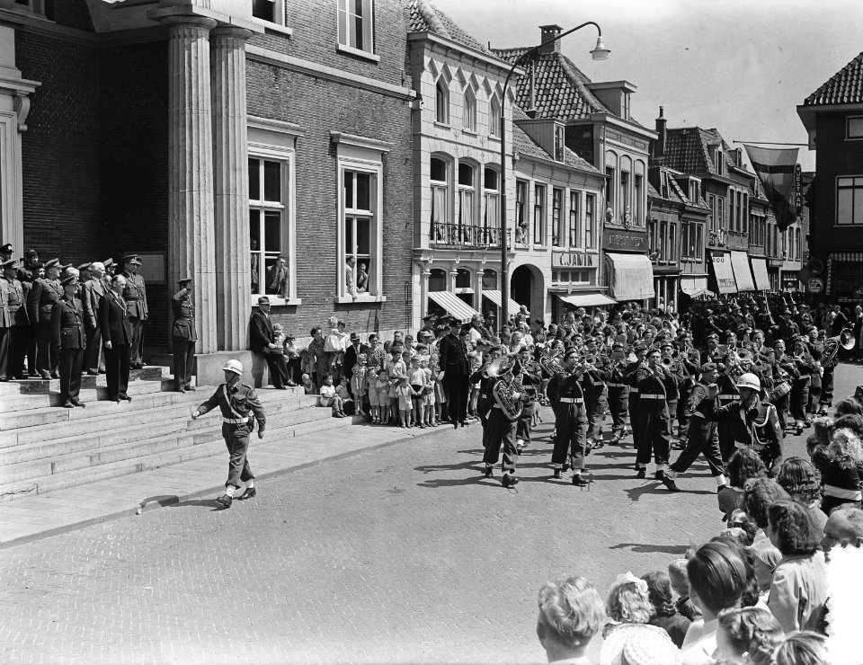 Parade in Harderwijk, Bestanddeelnr 904-6966