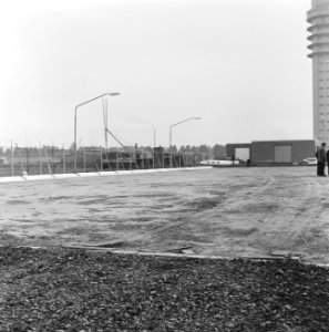 Parkeerplaatsen, omheiningen, Bestanddeelnr 169-1242