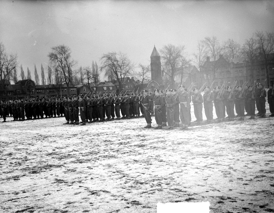 Parade, onderscheidingen te Amersfoort, Bestanddeelnr 903-1892